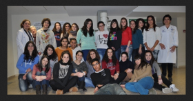 Estudiantes en laboratorio investigación BioAraba